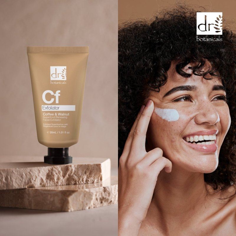 Exfoliant facial régénérant à base de superaliments au café avec exfoliation physique et chimique