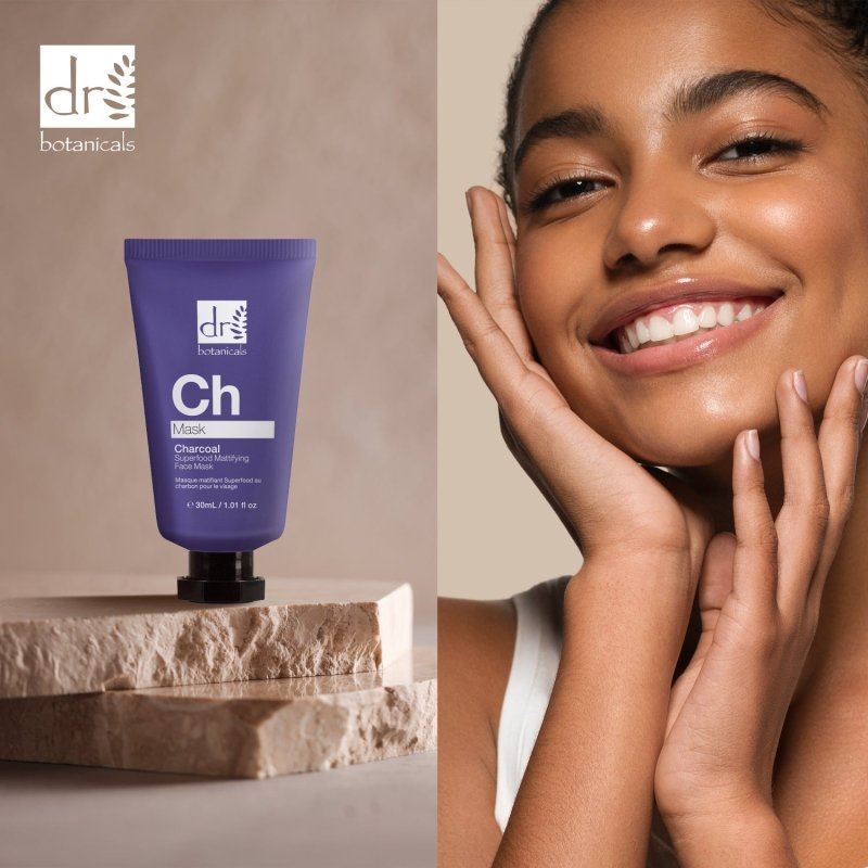 Masque visage matifiant aux superaliments au charbon de bois